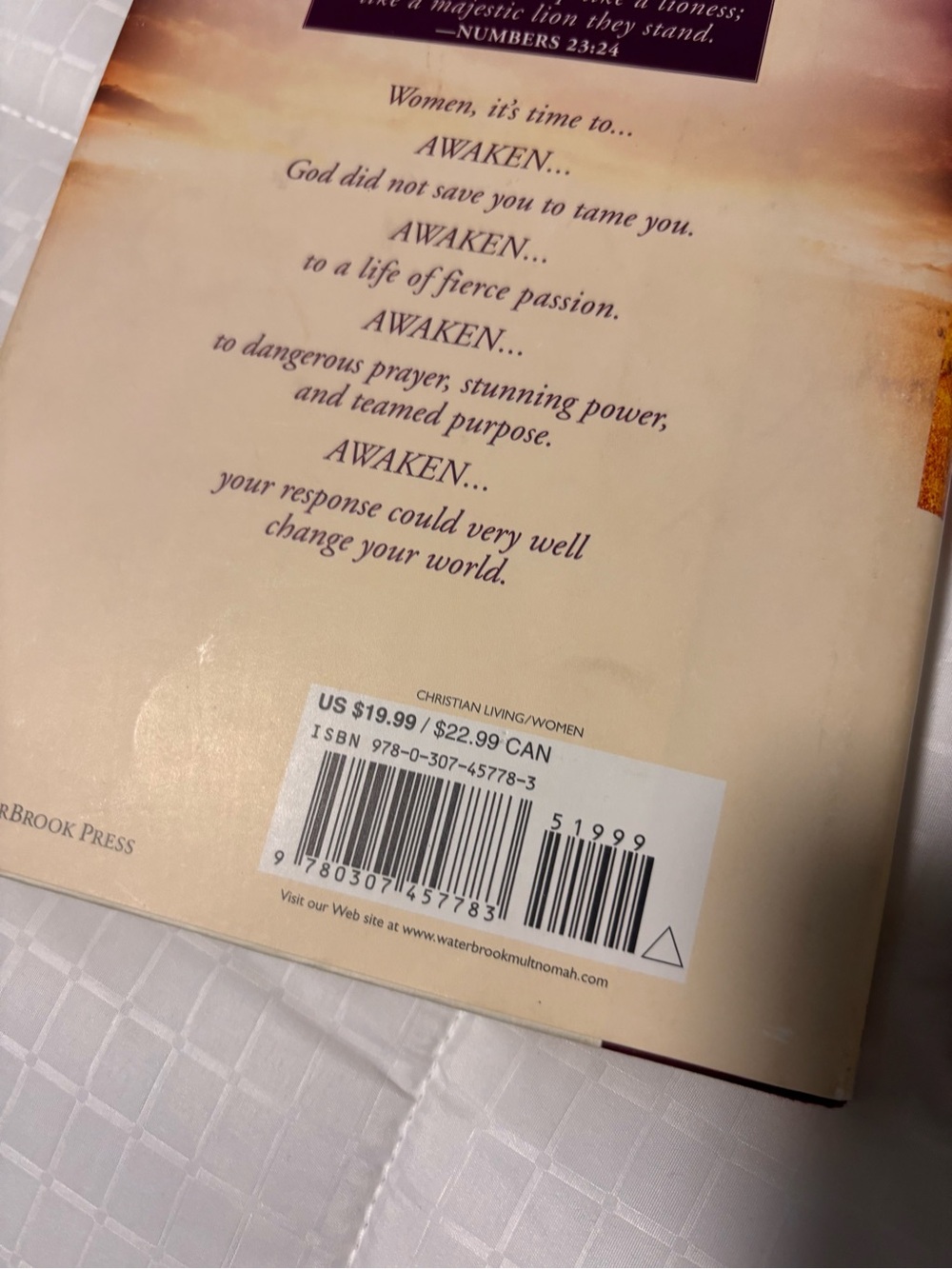 Lioness Arising by Lisa Bevere Hardback Book with Journal/Guide - Picture 5 of 6